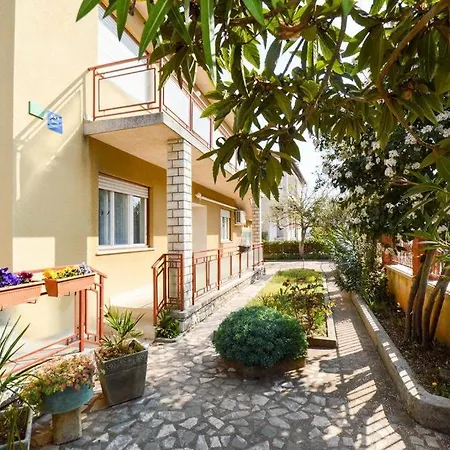 Leni Apartment Pula