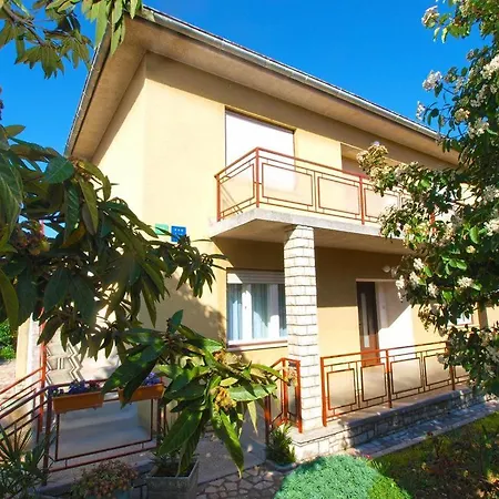 Leni Apartment