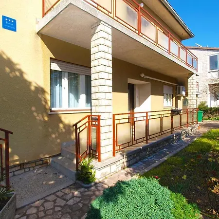 Leni Apartman Póla