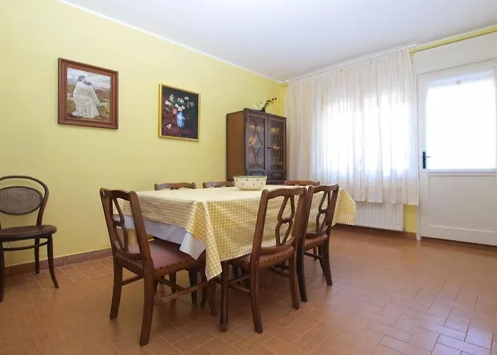 Leni Apartment