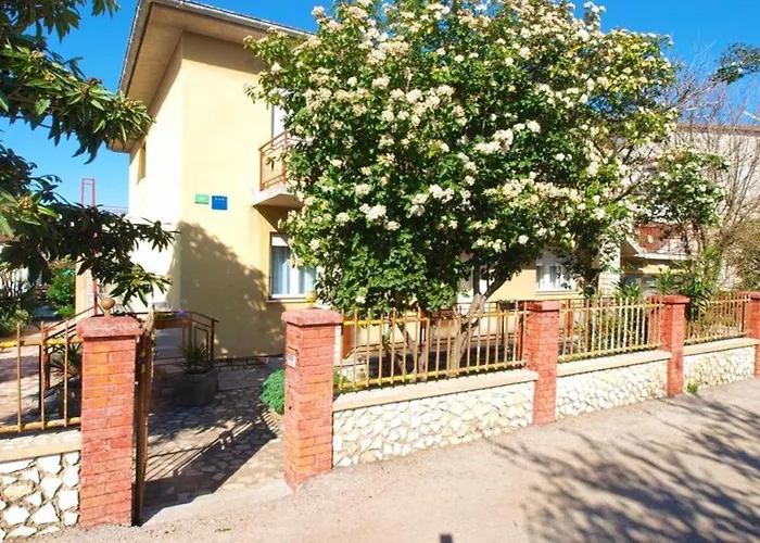 Apartment Leni