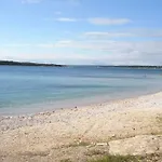 Leni Pula