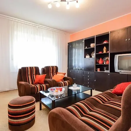 Leni Apartment *