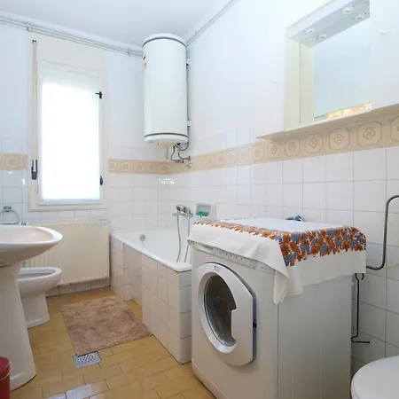 Leni Apartment *