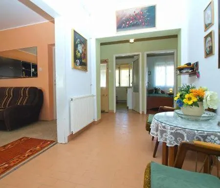 Leni Póla